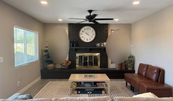 2902 W STRAFORD Dr, Chandler, AZ 85224