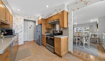 42 Turtle Bay Dr 42, Branford, CT 06405