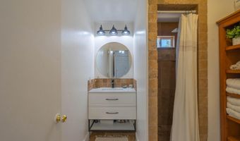 944 W Foothill Dr, Apple Valley, UT 84737