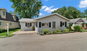 6731 Campau Lake Dr SE, Alto, MI 49302