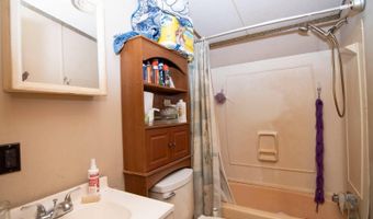 941 E Clayton Rd, Alderson, WV 24910