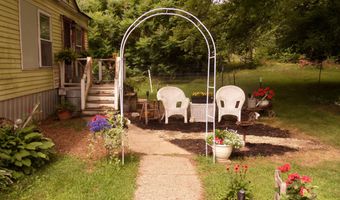 4 Brackett Hill Rd, Alfred, ME 04002