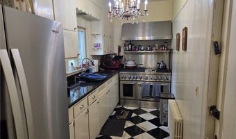 45 Woodlawn Ave 1, Bristol, RI 02809