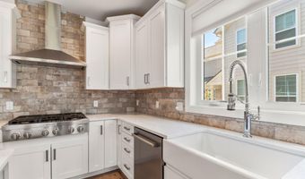 3078 N Spurway Dr, Ann Arbor, MI 48105