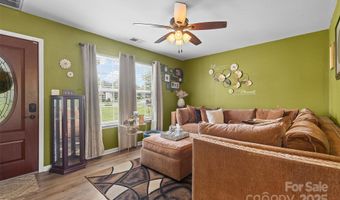 7123 Wandering Creek Dr, Charlotte, NC 28216
