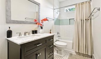 229 JAGUAR Dr, Arabi, LA 70032