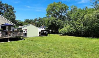 30 Twin Lakes Ave, Coventry, RI 02816