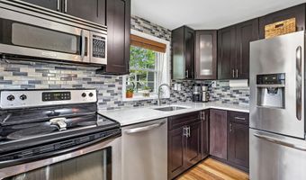 8014 KIDD St, Alexandria, VA 22309