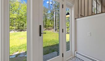 41 Elk Dr, Bedford, NH 03110