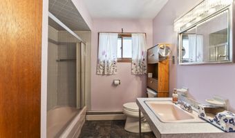 6 Sunrise Rd, Danbury, CT 06810