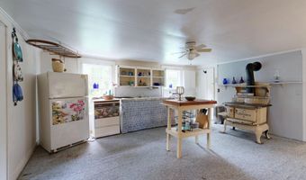 10 Picnic Hill Rd, Albany Twp., ME 04217