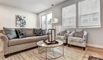 8030 Downy Oak Ln, Charlotte, NC 28269