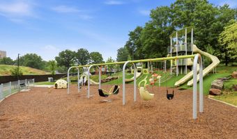 6924 ROCKLEDGE Dr, Bethesda, MD 20817