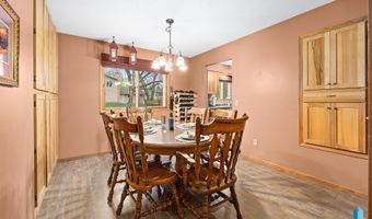 5804 W Westminster Dr, Sioux Falls, SD 57106