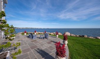 84 Johnsons Point Rd, Branford, CT 06405