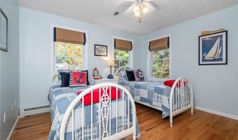 15 Leonard Dr, North Smithfield, RI 02896