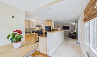 38 Mary Carroll St, Auburn, ME 04210