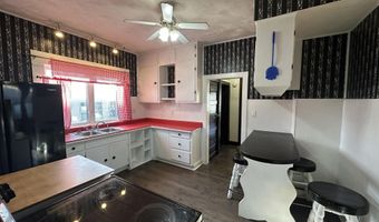 11 5th Ave W, Albia, IA 52531