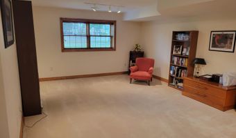 611 Spring View Cir, Beatrice, NE 68310