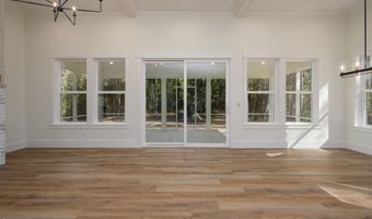 15 Woods Ln, Beaufort, SC 29907