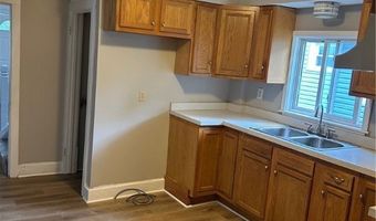906 Delia Ave, Akron, OH 44320