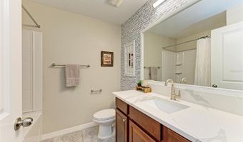 6322 LANTERN VIEW Pl, Apollo Beach, FL 33572
