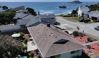 1239 IRIS St, Brookings, OR 97415