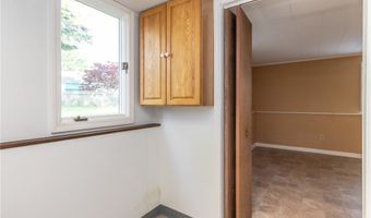 24 Glenbourne Ct, Amherst, NY 14221