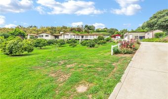 735 Del Valle Dr, Fallbrook, CA 92028
