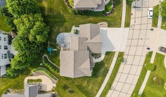 5644 N SUMMERLAND Dr, Appleton, WI 54913