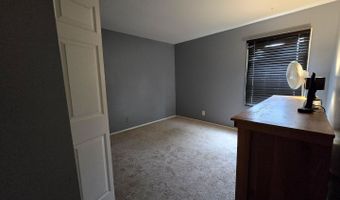 355 Crestwood Ct, Algonquin, IL 60102