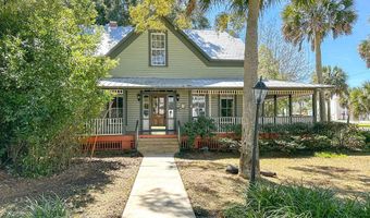 78 12th St, Apalachicola, FL 32320