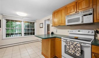 325 Shady Hill Dr, East Greenwich, RI 02818