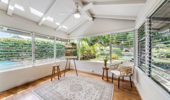 520 Papalani St, Kailua, HI 96734