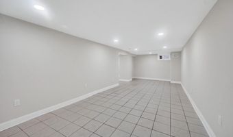 17 Banbury Ct, Amityville, NY 11701