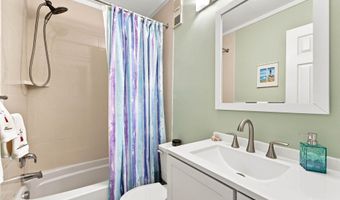 1904 E Fort Macon Rd 303, Atlantic Beach, NC 28512