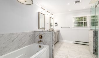 9 Hidden Brook Dr, Brookfield, CT 06804