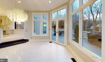 9629 EAGLE RIDGE Dr, Bethesda, MD 20817