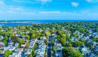 17 Everett St, Newport, RI 02840