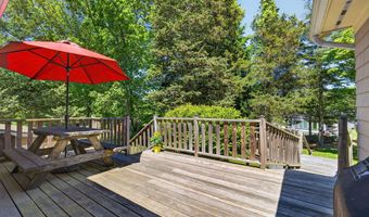 8 Liberty Rdg, Clinton, CT 06413