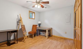 32 S V Ln, Augusta, ME 04330