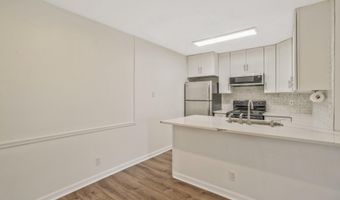 3308 WYNDHAM Cir 321, Alexandria, VA 22302