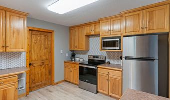 9 PINE St, Alpine, WY 83128