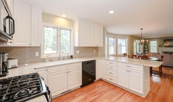 4 Jennifer Ln, Amherst, NH 03031