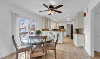 113 Arneytown Hornerstown Rd, Allentown, NJ 08501