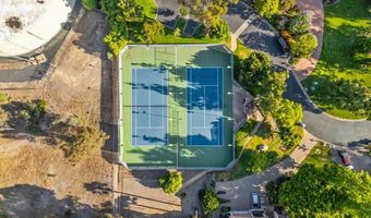 20 Lake Helix Dr, La Mesa, CA 91941