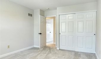 172 Log Hill Ln, Ballwin, MO 63011
