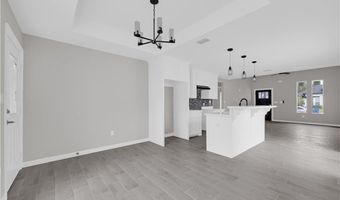 607 Tower Oak Dr, Alamo, TX 78516