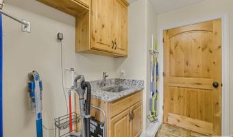210 W Salmon Ave, Arco, ID 83213