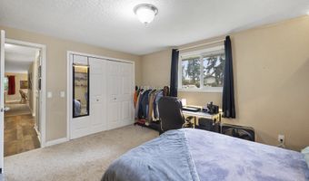 13063 BROOKSIDE Dr, Aurora, OR 97002